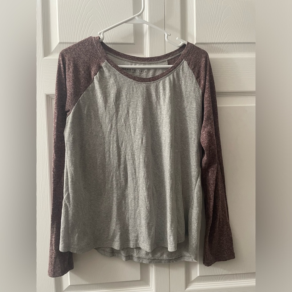🐮Aeropostale Heather grey and maroon long sleeve🐮